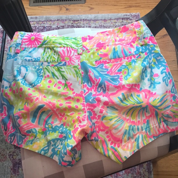 Lily Pulitzer Callahan shorts 2 - Picture 4 of 6